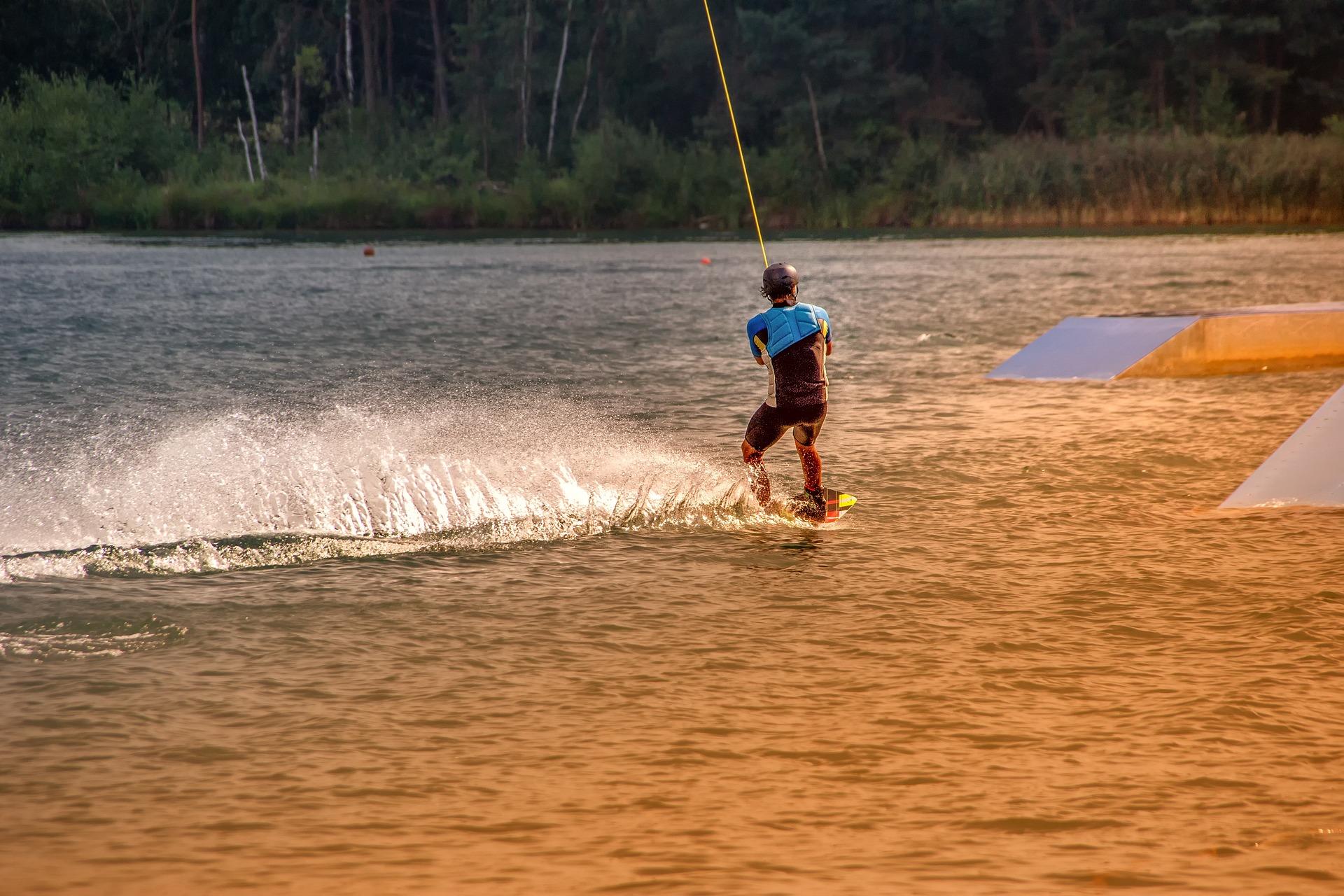 wakeboarding-3567092_1920